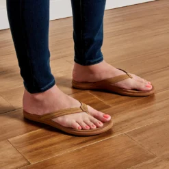 Slipper OluKai Women Aukai Tan Tan -Teva Verkoopwinkel 20442 3434 101 W AUKAI TanTan 1024x1024