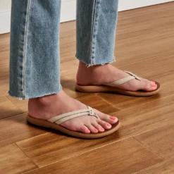 Slipper OluKai Women Kapehe Luana Tapa Sahara -Teva Verkoopwinkel 20468 20FM 101 W KAPEHELUANA TapaSahara 1024x1024