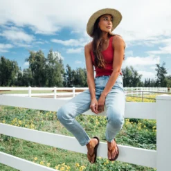 Slipper OluKai Women Paniolo Bronze Dark Java -Teva Verkoopwinkel paniolo natural galleryimage 06b22eb538 a7fe 4f72 b10c 4fec968ffaa7 copy